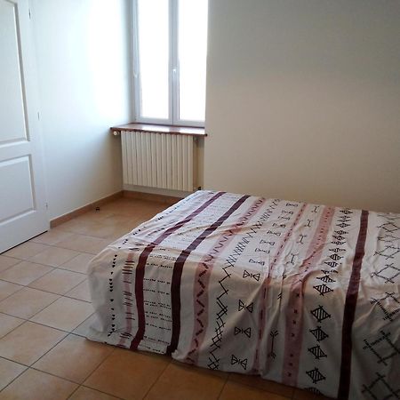 Chez Steph Apartment Saint-Germain-Nuelles Екстериор снимка